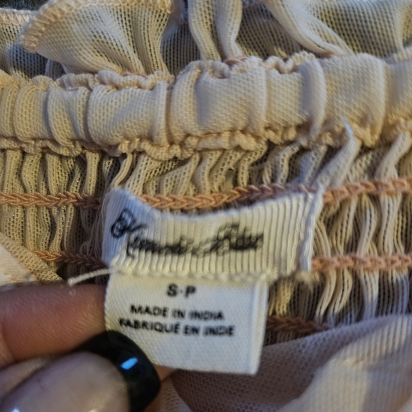 Urban Outfitters Kimchi Blue Liliana Ruffle Top Rose Pink - Picture 7 of 7